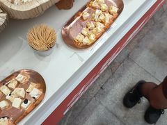 -雍容荟帝王蟹活龙虾展台自助(IFS黑金店)