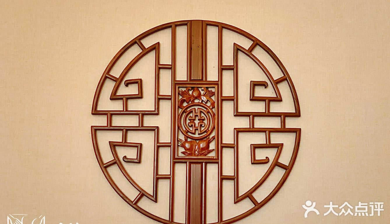 金桥一家彰显“富豪”气息的融合粤菜馆