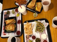 -The Habit Burger Grill 哈比特汉堡(复兴soho店)