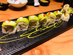 牛油果炸虾寿司卷-吟松日式料理(莘庄店)