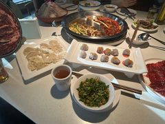 -茅草房·河畔园林火锅