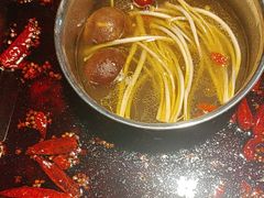 -二荆条·蜀鲜汇城市森林火锅