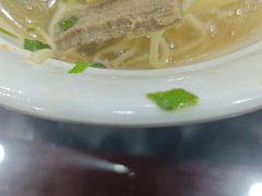 -牛一嘴·兰州牛肉面·大盘鸡(财富中心店)