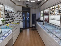 -翰佐蔡司小乐圆·依视路星趣控·暴龙眼镜折扣店
