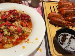 -肥肥虾庄·金牌油焖大虾(汉街SKP店)