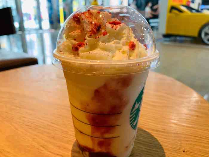 星巴克这次的杨枝甘露星冰乐和其他店的杨枝甘露不同,更偏于芒果味