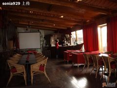 The&nbsp;bar&nbsp;table-船长酒吧 The Captain