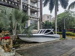 -皇马海口湾海景酒店(万绿园秀英港店)
