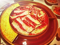 烤黑猪五花肉辣白菜盖浇面-猪啊牛呀羊啊铜盘烤肉(正大广场店)