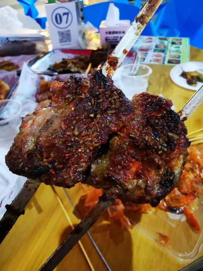 亚克西の小爱特色烧烤-"去年在这家吃过一次,一直叫人恋恋不忘,今.