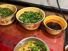 -柳州肥姨妈大骨螺蛳粉(曹路店)