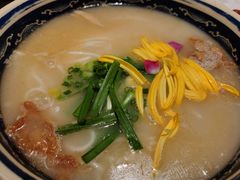 -新世界·过桥米线宴