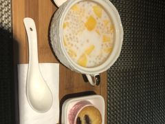 -西安大雁塔科技大学地铁站亚朵酒店