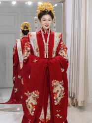 -AMOR艾沫婚纱奢品荟(设计师勒泰店)