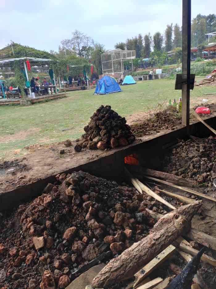 美丽南方·江北大营江畔烧烤场-"在美丽南方里面,环境很好,地方很大