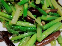 芦笋炒鸡枞菌-味莊·青岛菜(云霄路店)