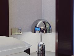 -上海龙之梦万丽酒店