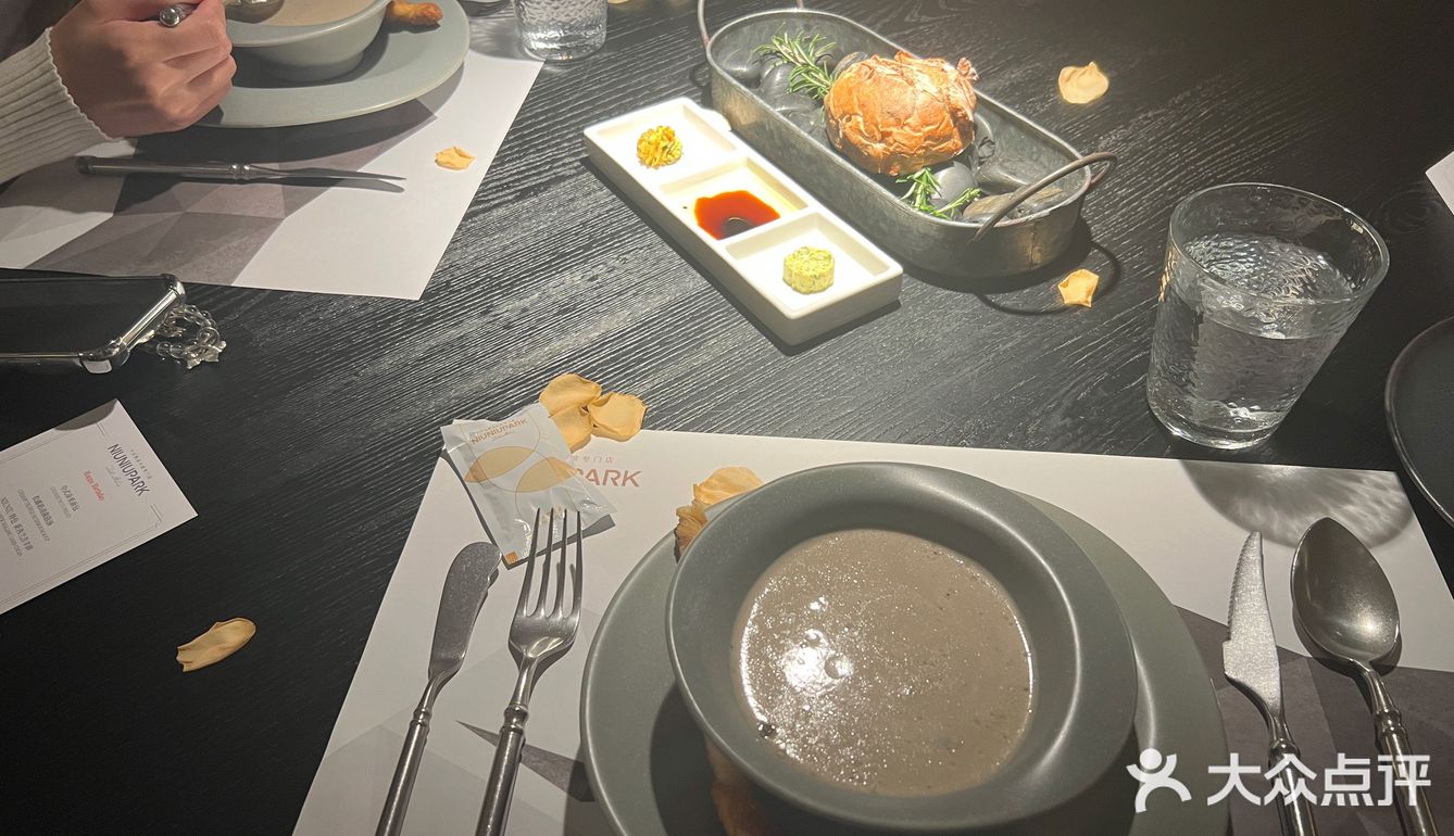 姐妹聚会氛围感餐厅🍴和牛螃蟹