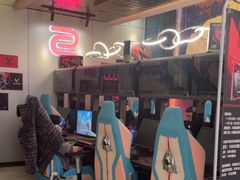 -小魔虎电竞馆·二进制店