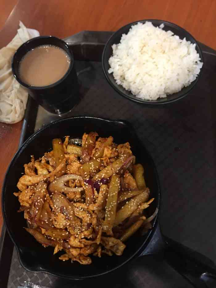 千佳惠干锅煎肉饭(科技街店)-"鱼豆腐的味道不错呦,天冷了,饮品从酸梅