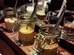 配套的盐与酱汁-恰餐厅及酒吧 CHAR Bar & Grill (北京丽都皇冠假日店)