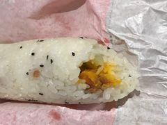 肉酥蛋黄饭团-肯德基(湾畔店)