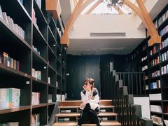 -钟书阁(松江泰晤士小镇店)