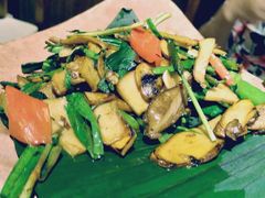 -云海肴·汽锅鸡·云南菜(天山百盛优客店)