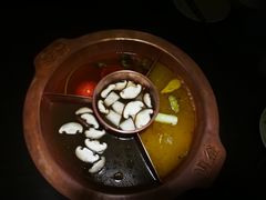 菌王奇香锅-滇釜火锅·能喝汤的火锅(车公庄店)