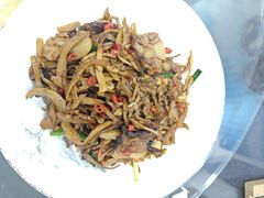 -湖南人家湘菜馆(镇江路店)