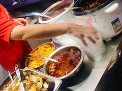 -爆炸头阿姨小四川正宗川味小吃(无任何分店)