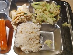 -同济大学本部学苑饮食广场