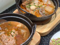 -何妹湿辣牛肉·粤式烧烤砂煲(桂雅路店)