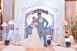 -Flora婚纱礼服定制租赁店