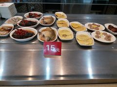 -小昆山服务区-停车场