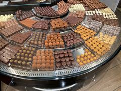 -Laderach 莱德拉(上海环贸iapm店)