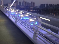 -南京眼步行桥