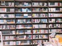 -钟书阁(群光广场店)