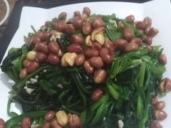 正宗白土岗辣子鸡及其地方菜品-冯记白土岗辣子鸡