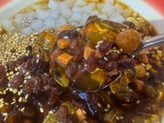 -爆炸头阿姨小四川正宗川味小吃(无任何分店)