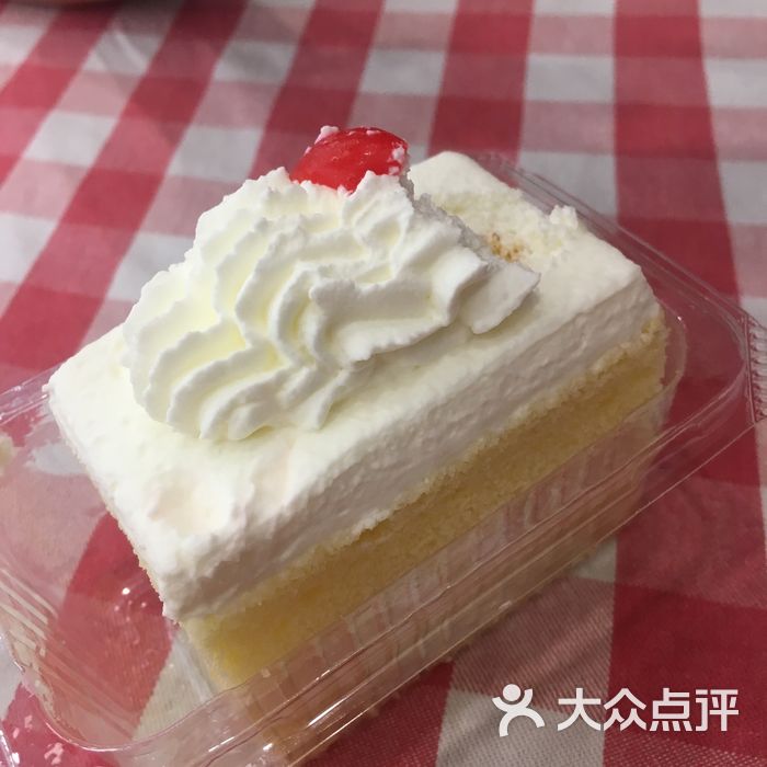 梦幻蛋糕店宝石_网红蛋糕店被关店_红宝石蛋糕店地址