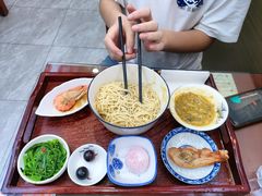 -百年老字号·观振兴蟹黄面·三虾面·苏式面(观前街富仁坊巷店)