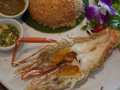 -Chom Cafe and Restaurant