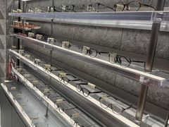 -MUJOSH木九十眼镜(月星环球港B1店)