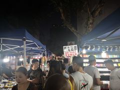 -吴山路夜市