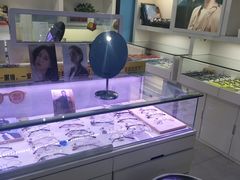-提一眼镜·蔡司·依视路(小寨店)