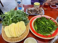 -菌之家·专业纯野生菌火锅·特色炒菌
