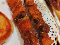 烤红柳羊肉串-蒙古人烤羊大师·绿野餐厅(工农大路店)