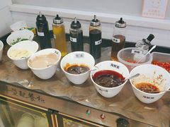自助调料区-轩于鲜旋转小火锅(天虹商场木渎店)