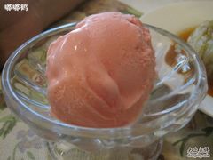 小小冰淇淋-露西亚咖啡西餐厅(哈尔滨俄侨纪念馆店)